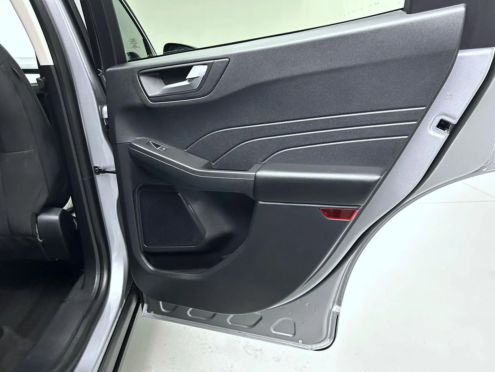 Used 2021 Silver Ford SE image 17