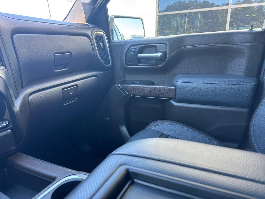 Used 2022 Pacific Blue Metallic GMC 