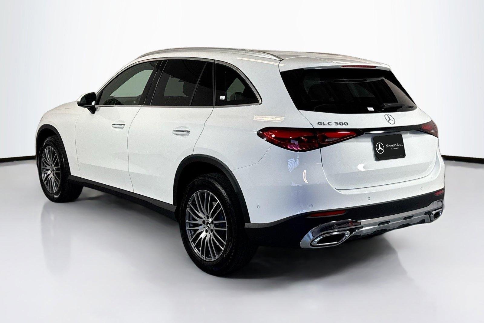New 2026 Polar White Mercedes-Benz GLC 300 image 7