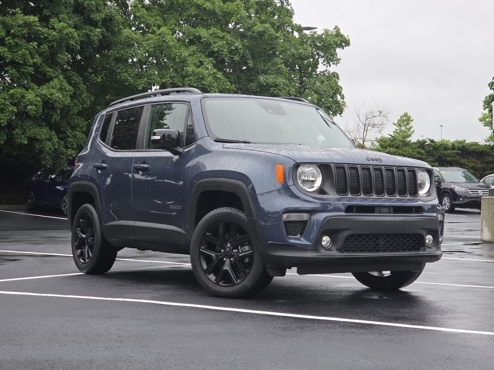 Used 2022 Slate Blue Jeep Altitude image 2