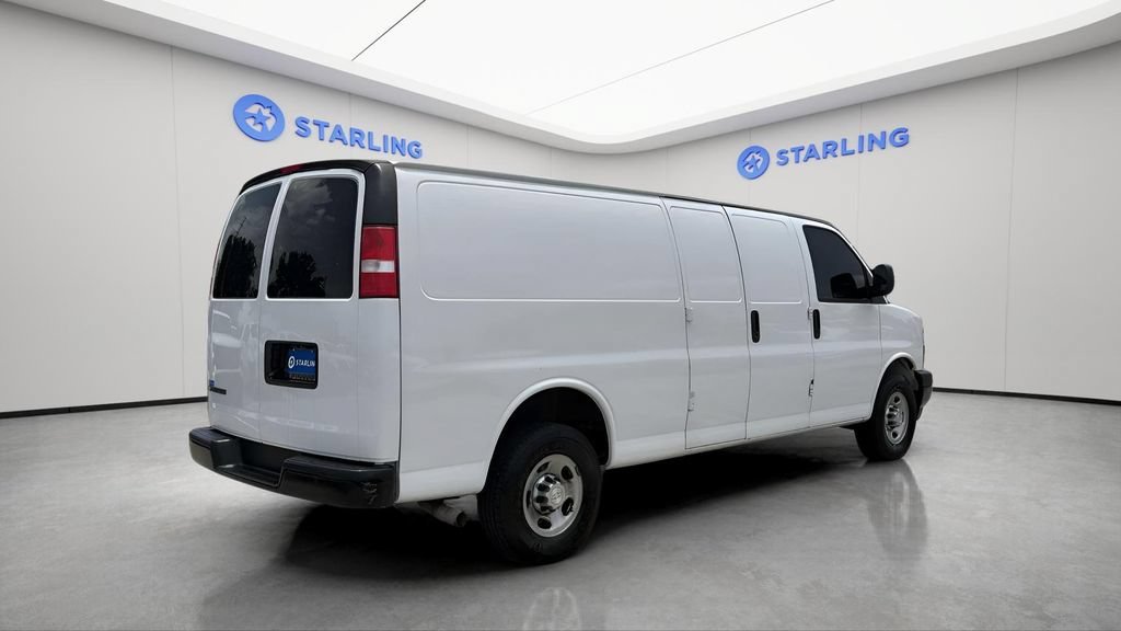 Used 2021 SUMMIT WHITE Chevrolet RWD 2500 Extended Wheelbase WT image 21