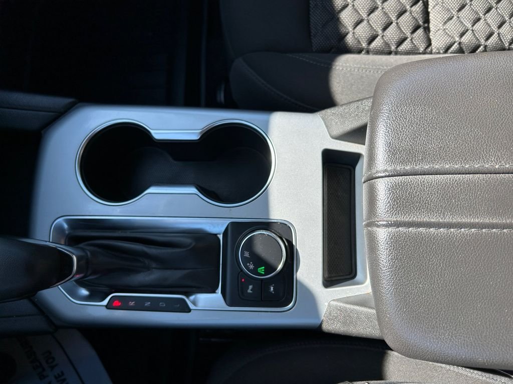 Used 2021 White Chevrolet LT image 23