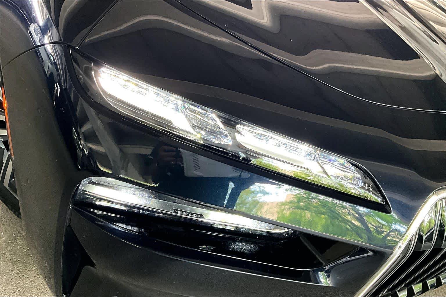 Used 2024 Carbon Black Metallic BMW xDrive60 image 27
