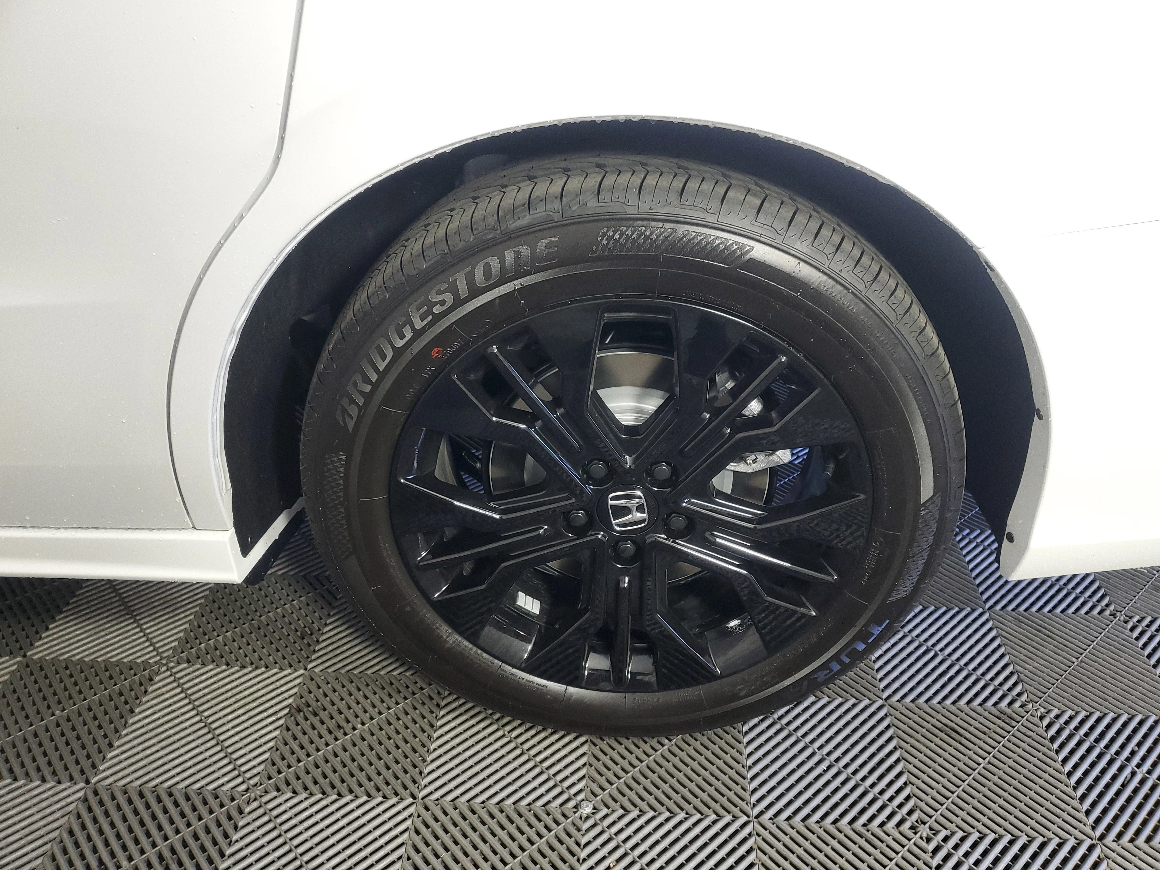 New 2026 Platinum White Pearl Honda Sport-L image 33