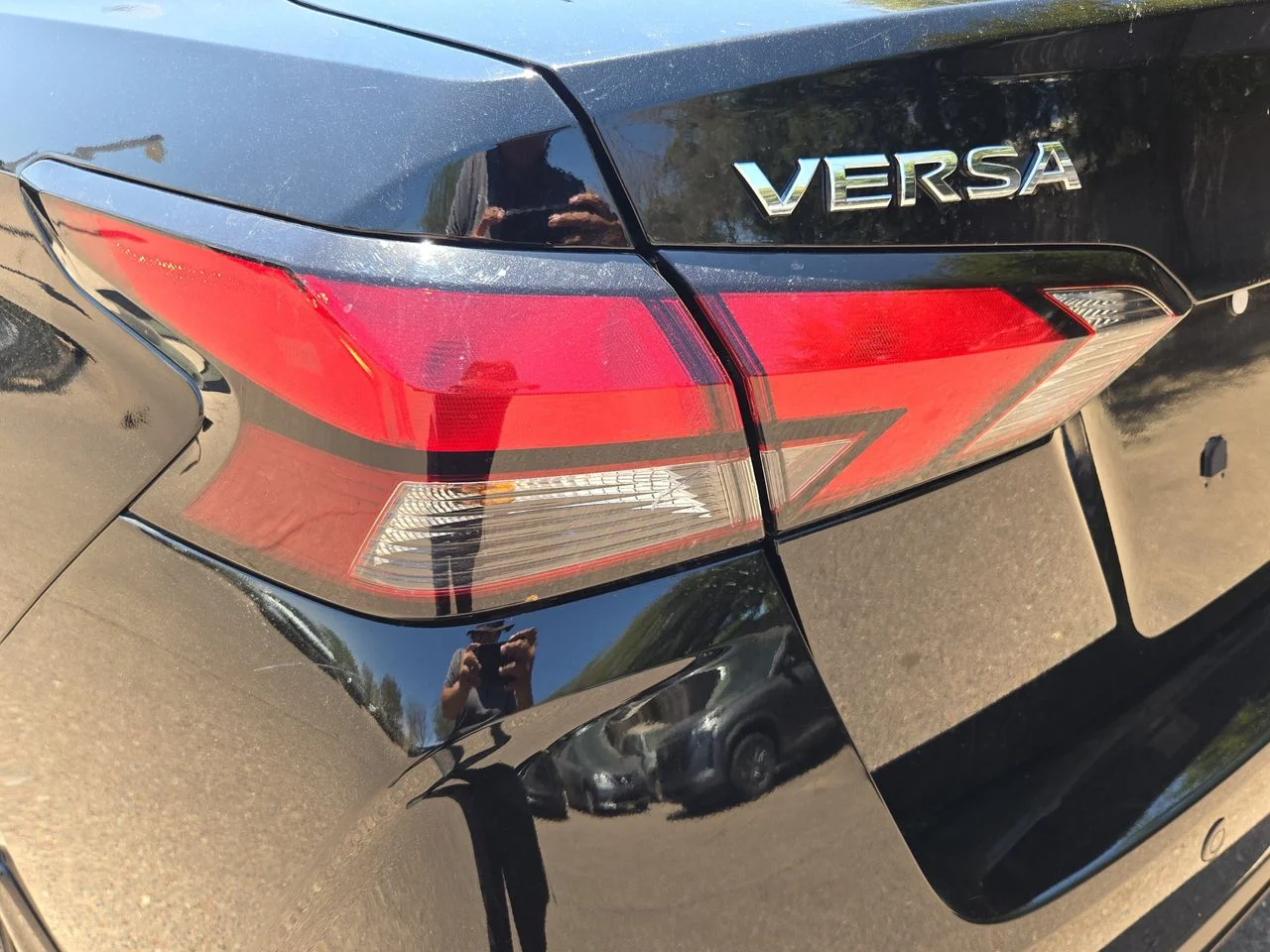 Used 2025 Super Black Metallic Nissan 1.6 S image 19