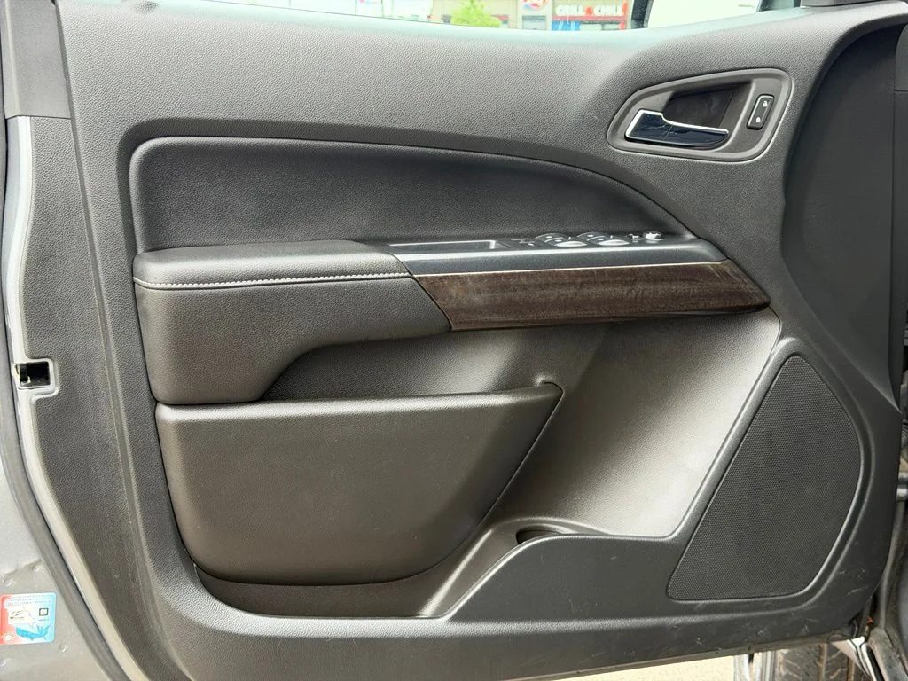 Used 2022 Gray GMC Elevation image 22