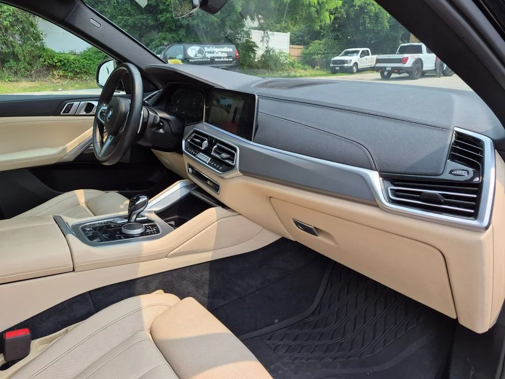 Used 2022 Black BMW xDrive40i image 29