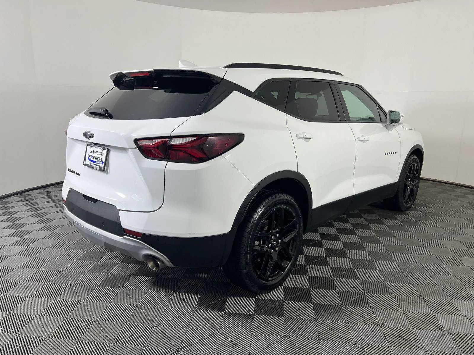 Used 2020 Summit White Chevrolet LT image 3
