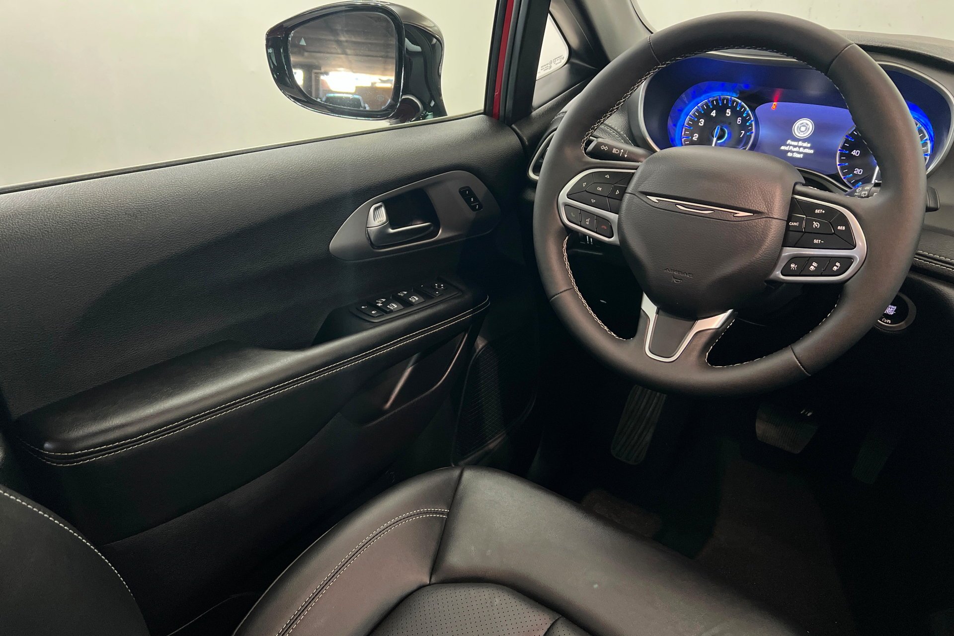2027 Chrysler Pacifica Select - Photo 12