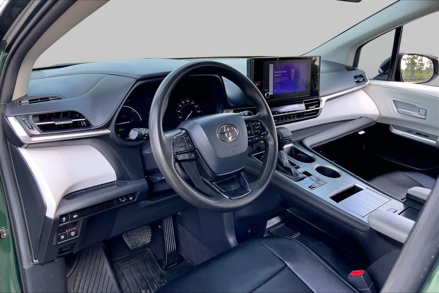 Used 2025 Cypress Toyota LE image 17