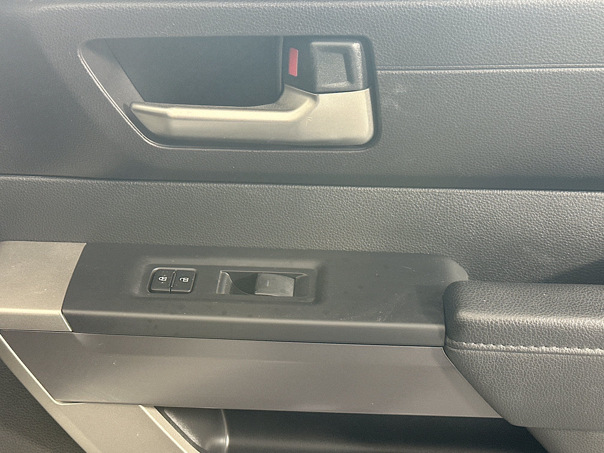 Used 2025 Ice Toyota SR5 image 29