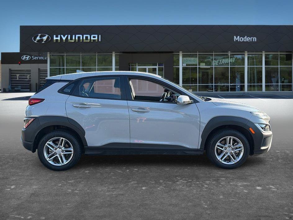 Used 2023 Cyber Silver Hyundai SE image 4