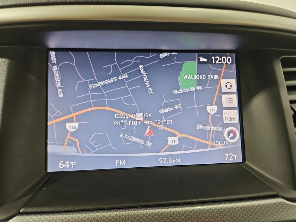 Used 2018 Green Nissan SL image 20