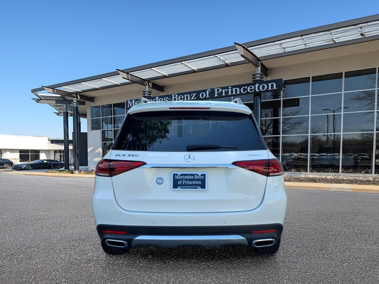 Certified Used 2022 Polar White Mercedes-Benz GLE 350 4MATIC® SUV image 4