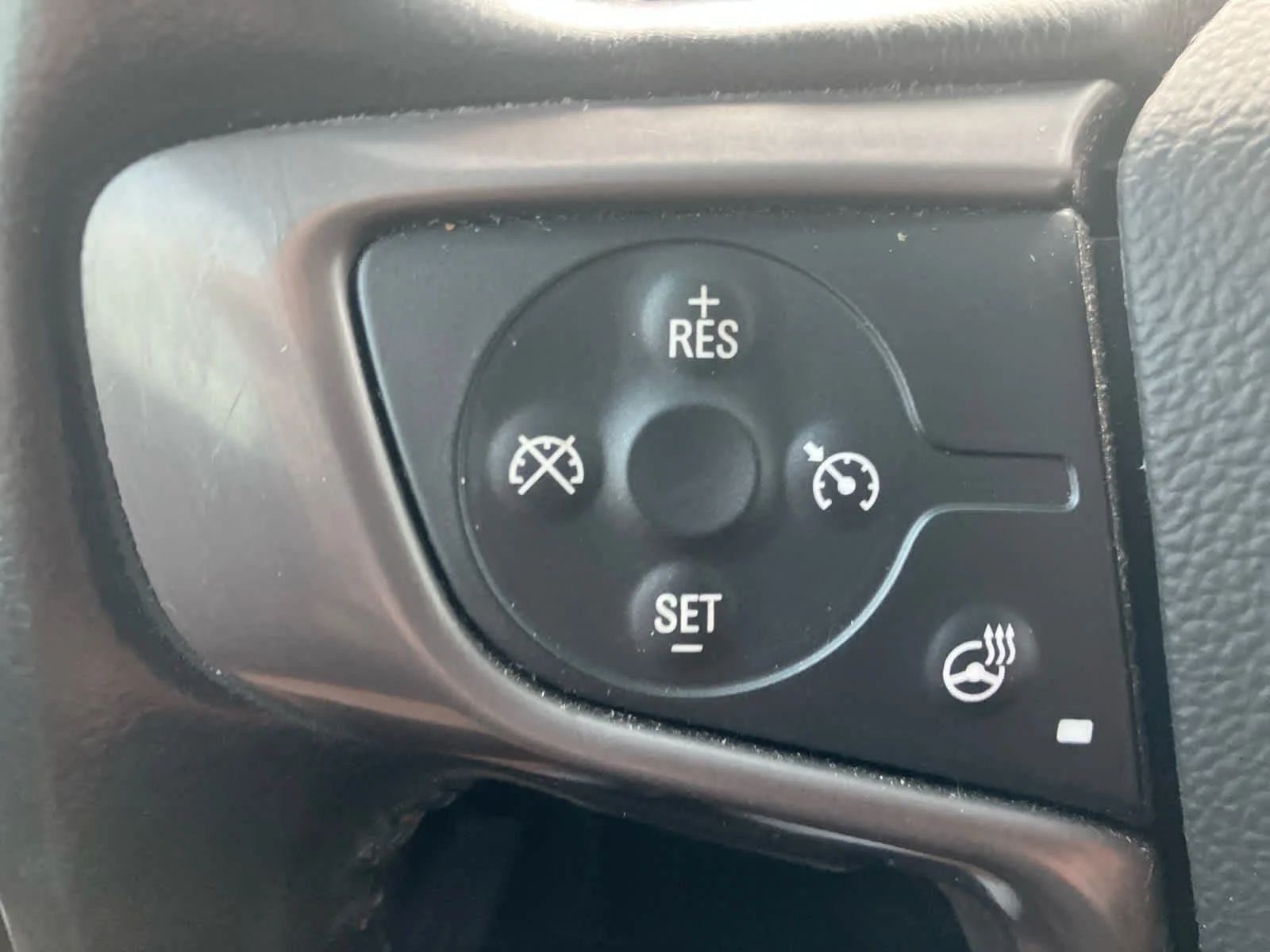 Used 2021 Summit White GMC 4WD AT4 w/Leather image 19