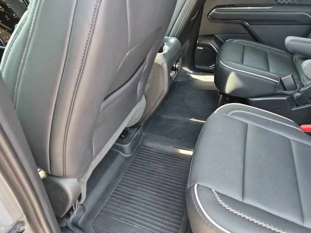2026 GMC Acadia Denali - Photo 35