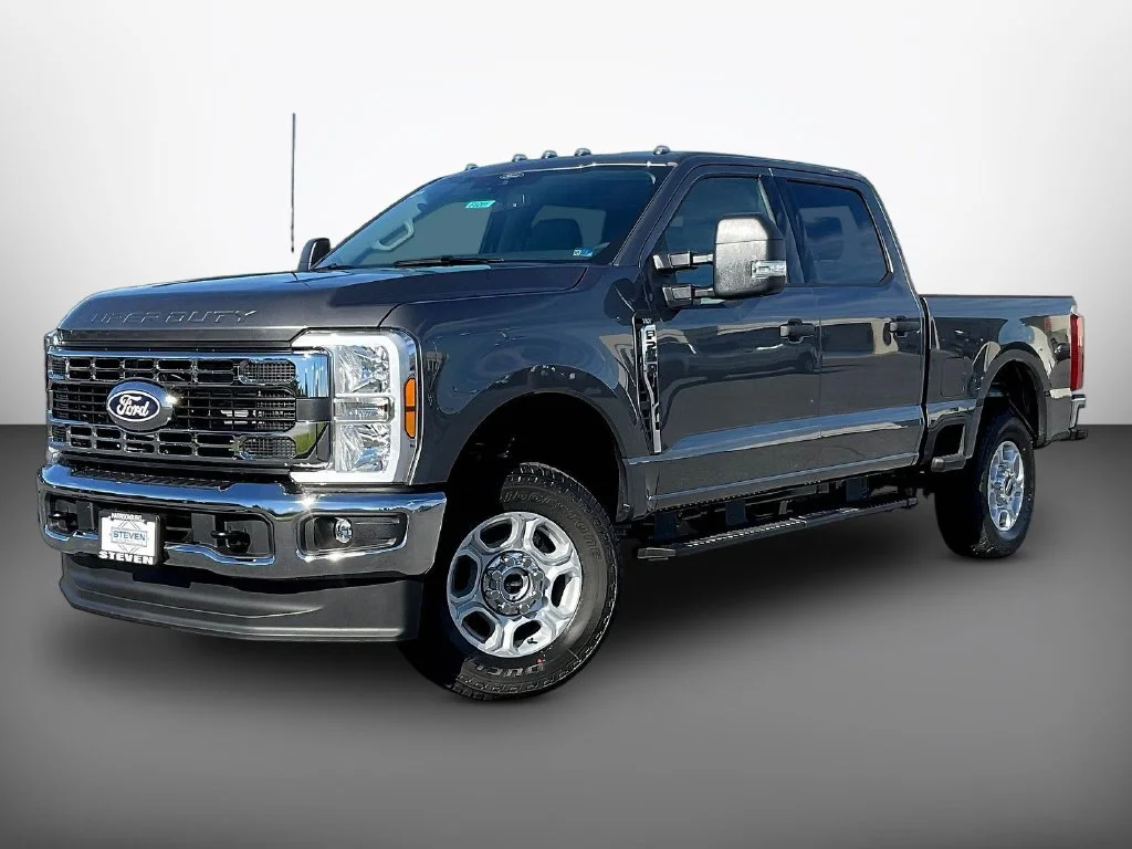 New 2027 Carbonized Gray Metallic Ford F-250® XLT image 2
