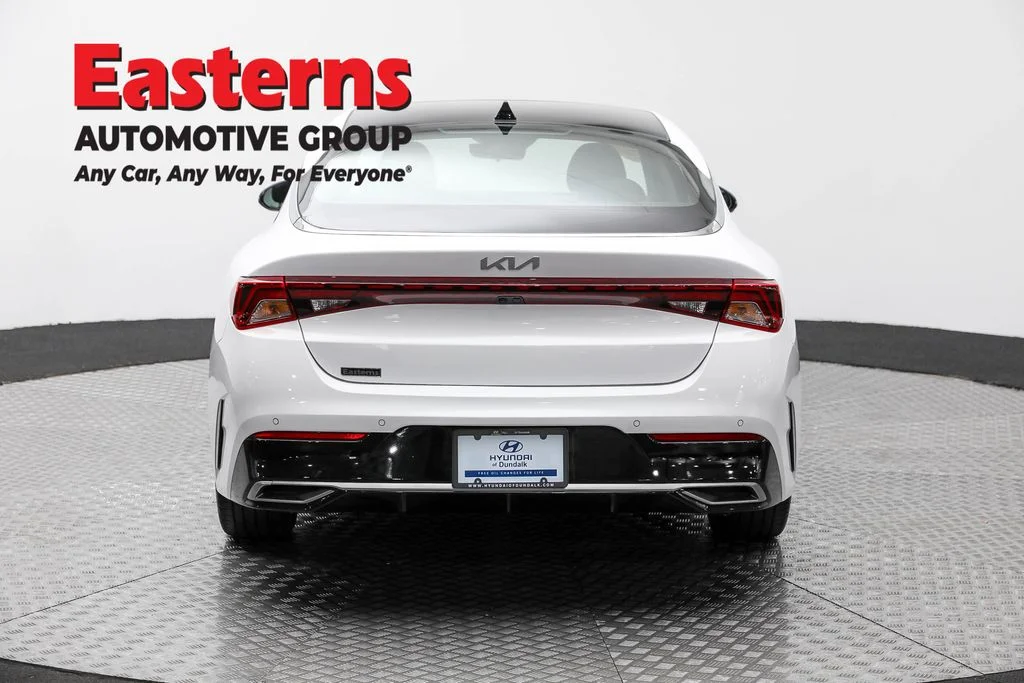 Used 2022 White Kia EX image 6