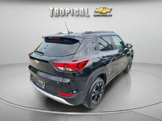 Used 2023 MOSAIC BLACK METALLIC Chevrolet LT image 5