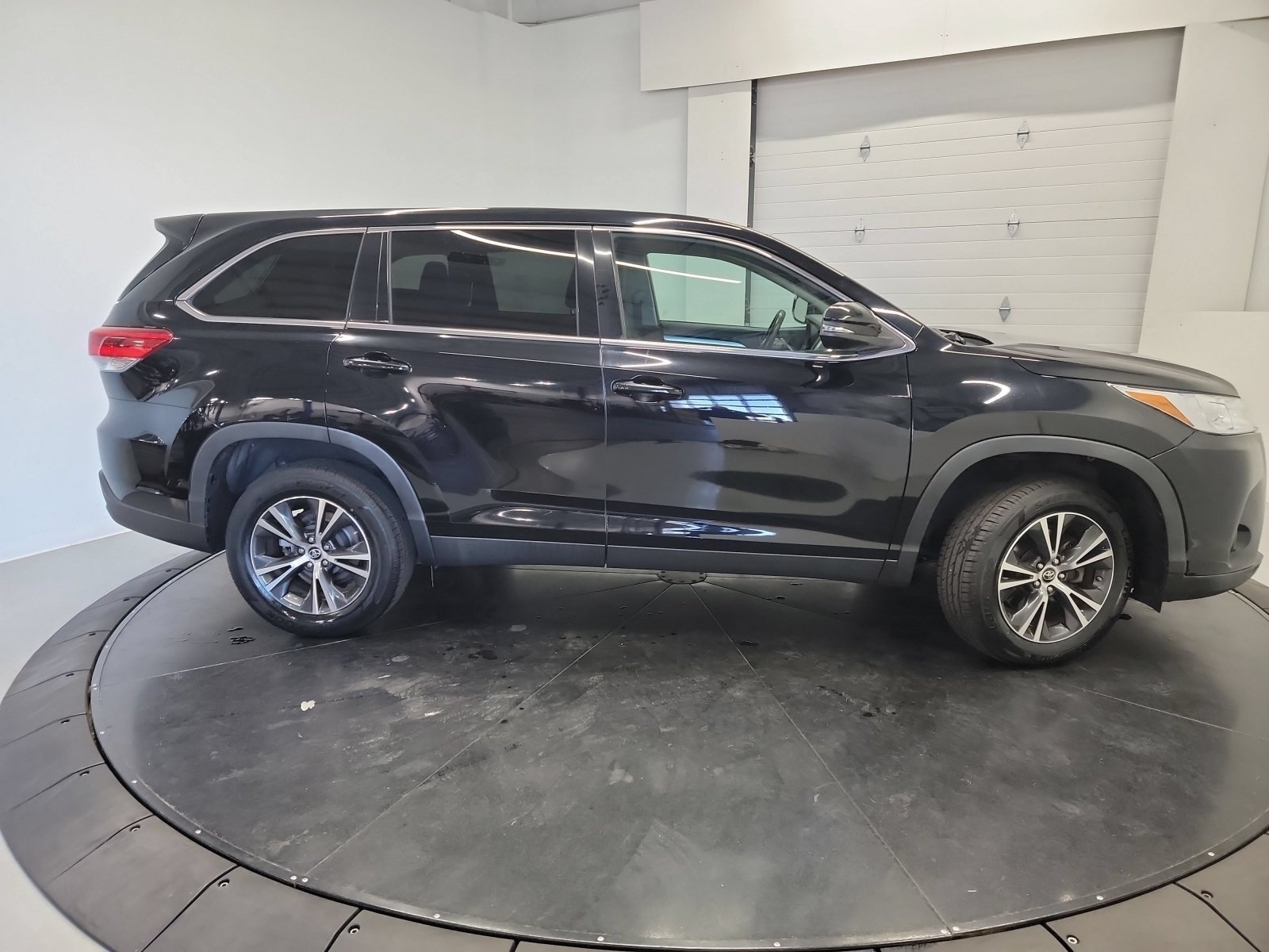 Used 2019 Midnight Black Metallic Toyota LE image 9