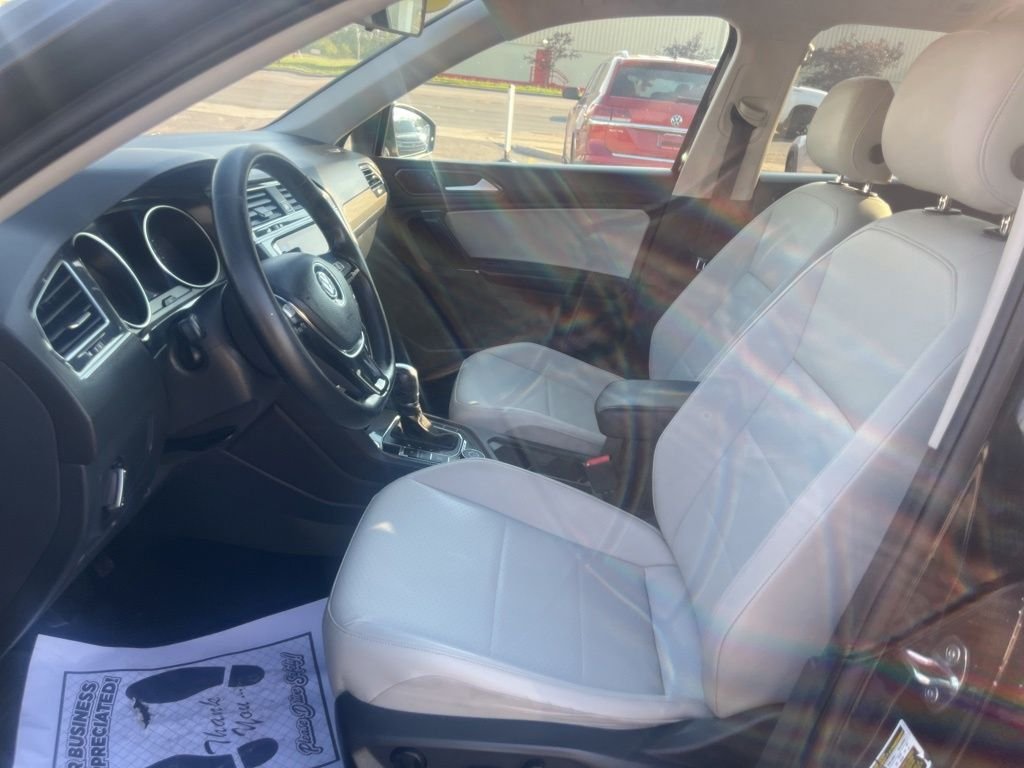 Used 2018 Black Volkswagen 2.0T SEL image 10
