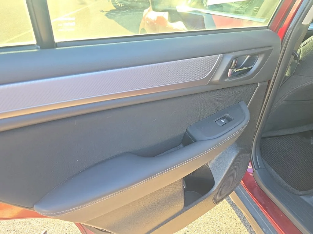 Used 2015 Red Subaru 2.5i Premium image 12
