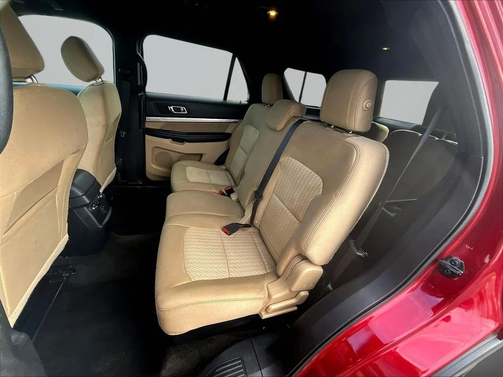 Used 2016 Red Ford Base image 22