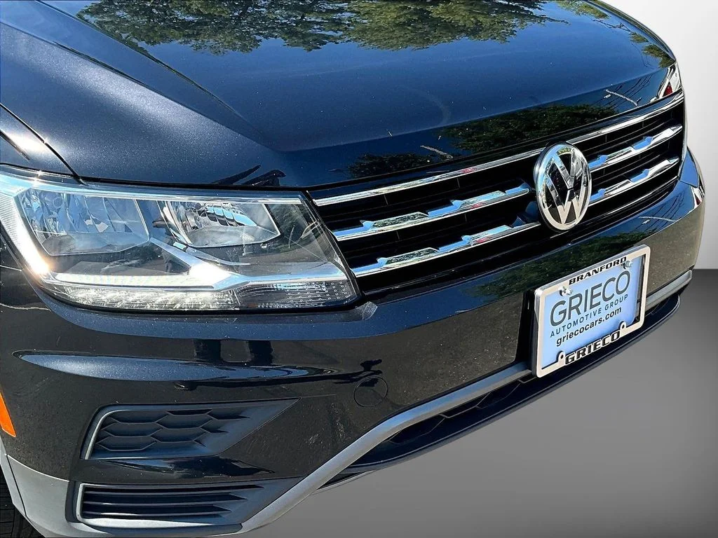Used 2021 Deep Black Pearl Effect Volkswagen 2.0T S image 30