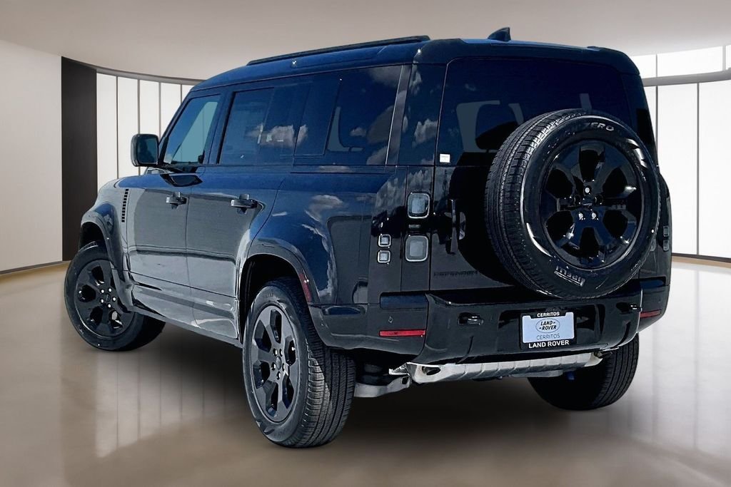 New 2026 SANTORINI BLACK Land Rover X-Dynamic SE image 3