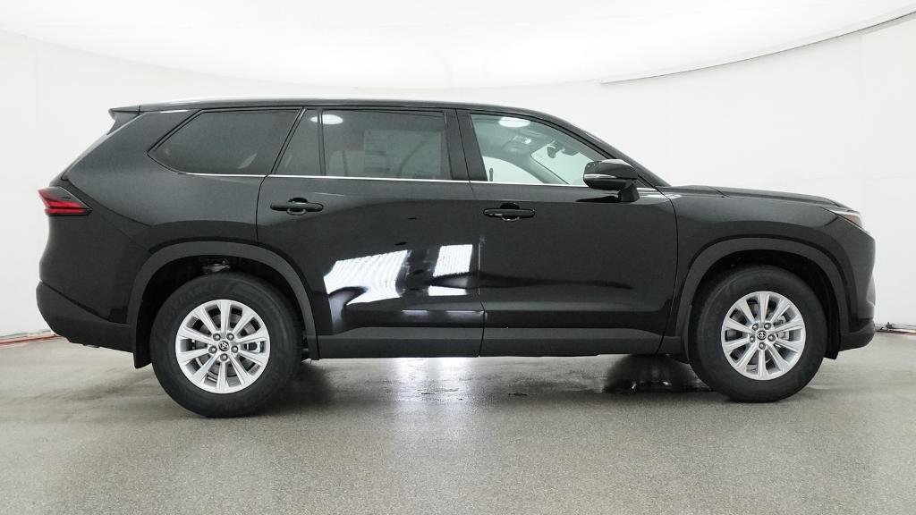 New 2026 Midnight Black Metallic Toyota XLE image 13