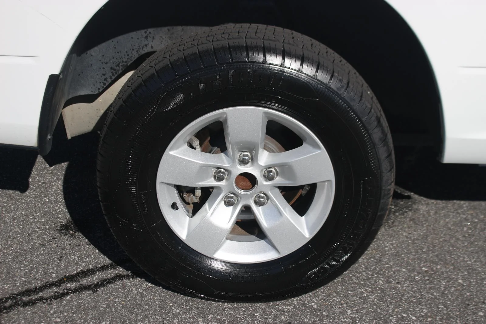 Used 2023 White Ram SLT image 35