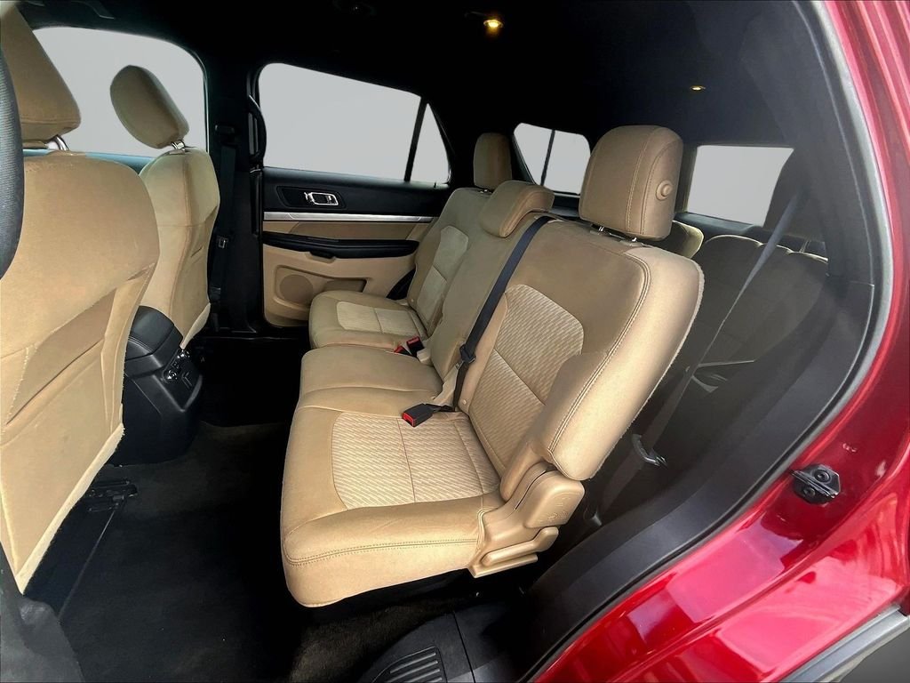 Used 2016 Red Ford Base image 25