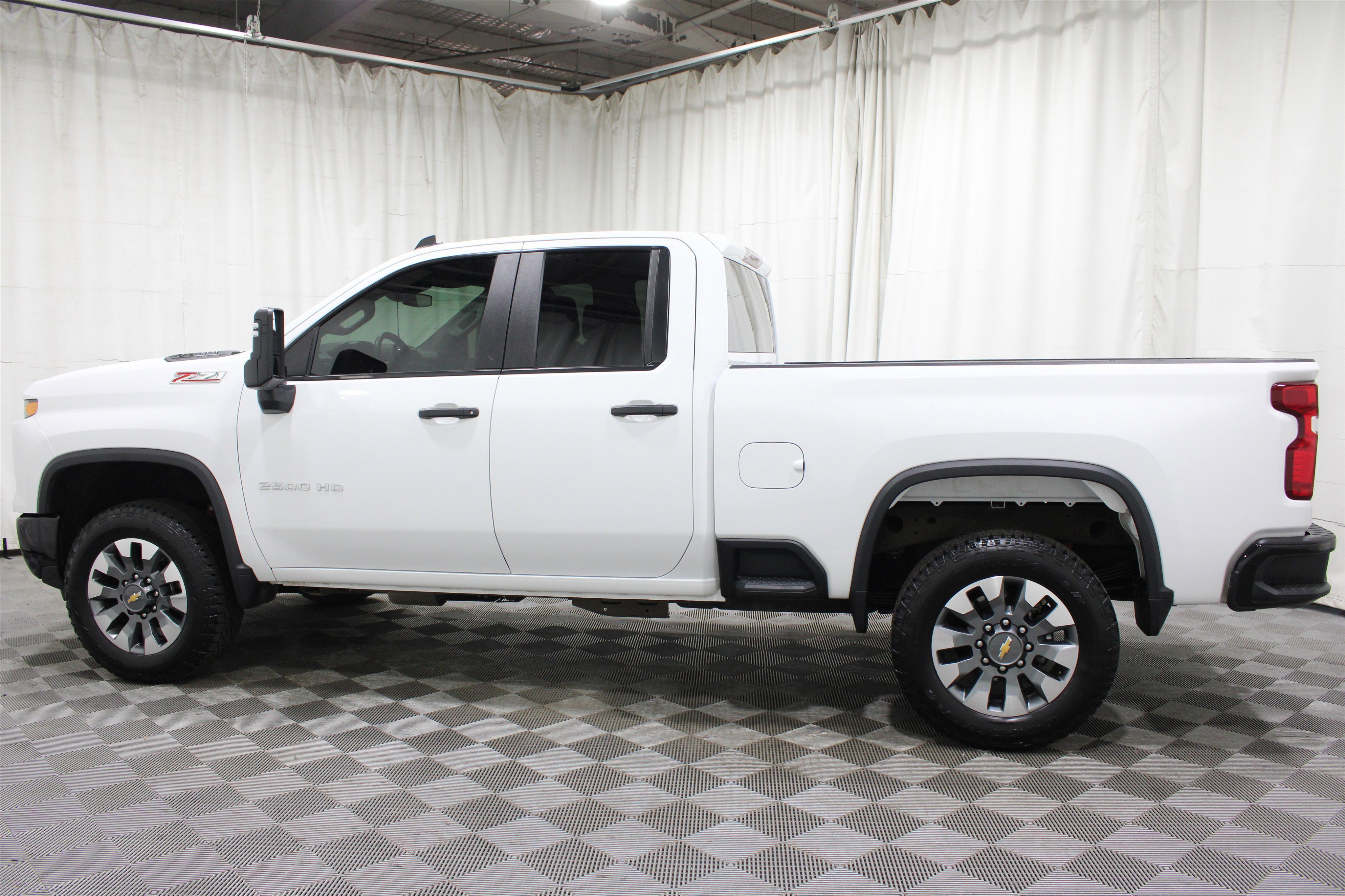 Used 2025 Summit White Chevrolet Custom image 32
