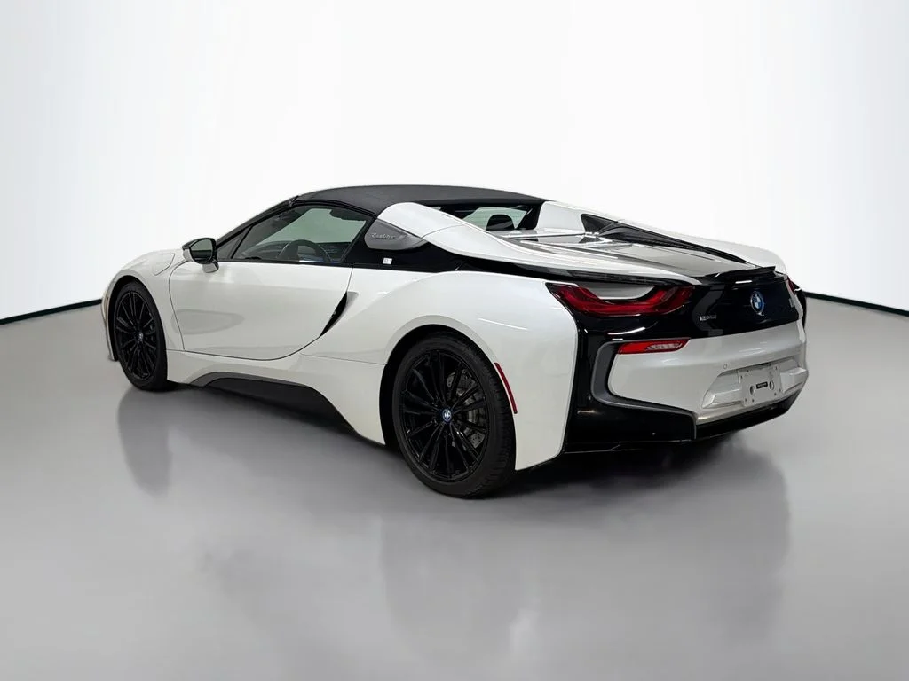 Used 2019 Crystal White Pearl BMW Base image 3
