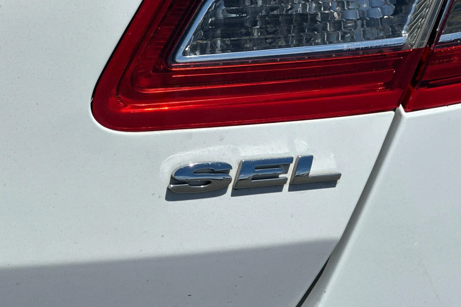 Used 2017 Oxford White Ford SEL image 26