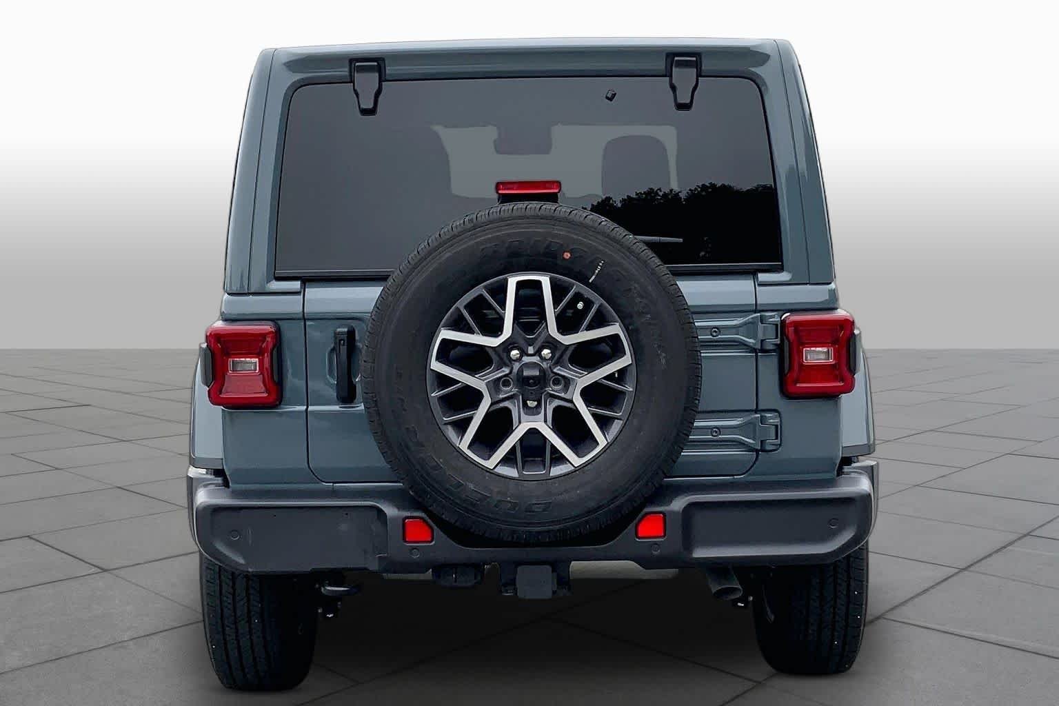 Used 2024 Anvil Clear Coat Jeep Sahara image 5