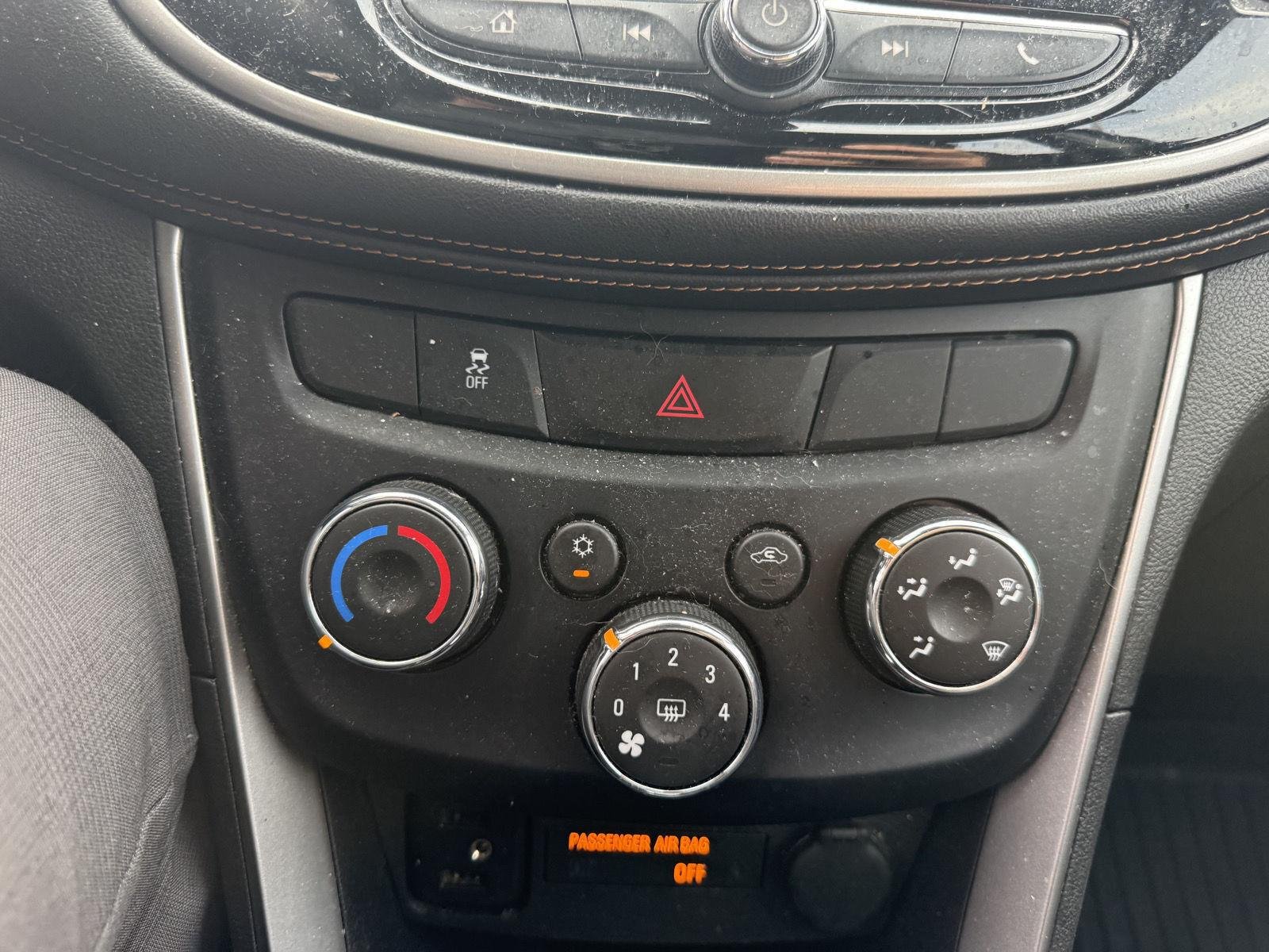 Used 2019 SUMMIT WHITE Chevrolet LS image 8