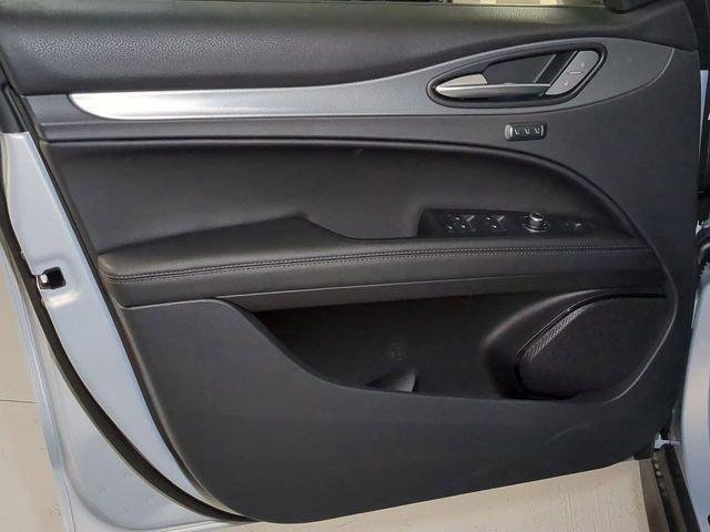 New 2025 Moonlight Gray Metallic Exterior Paint Alfa Romeo  image 10