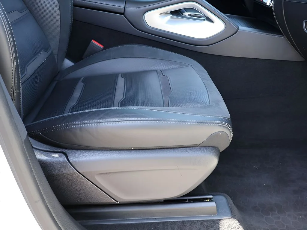 Used 2021 designo Diamond White Metallic Mercedes-Benz GLE 53 AMG® image 13