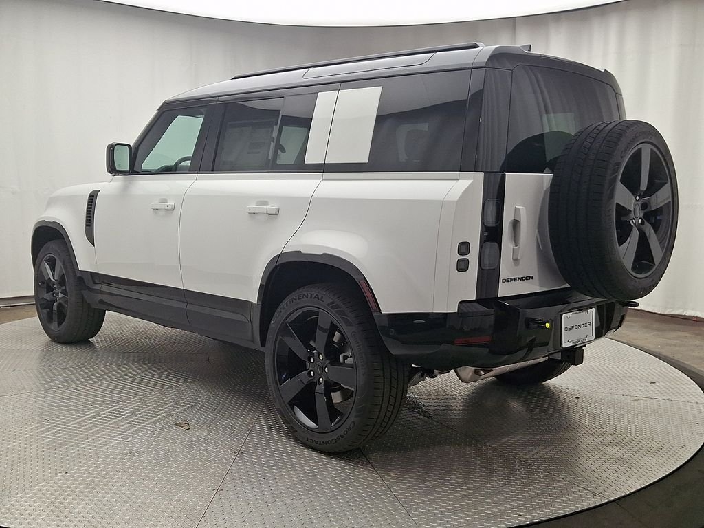 New 2026 Fuji White Land Rover X-Dynamic SE image 4