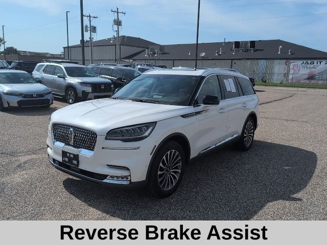 Used 2020 White Metallic Lincoln Reserve image 15