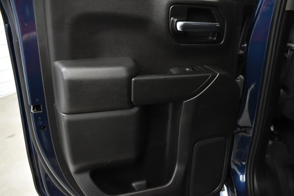 Certified Used 2020 Northsky Blue Metallic Chevrolet LT image 10