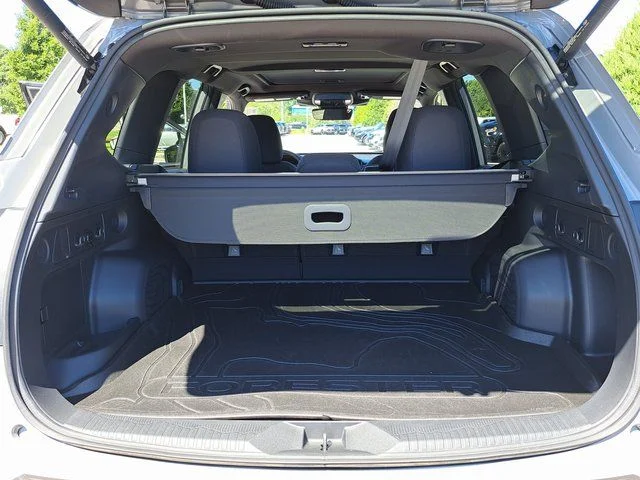 Used 2025 Beige Subaru Premium image 27