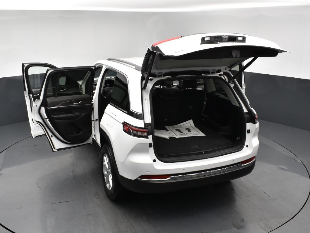 Used 2023 White Jeep Limited image 24