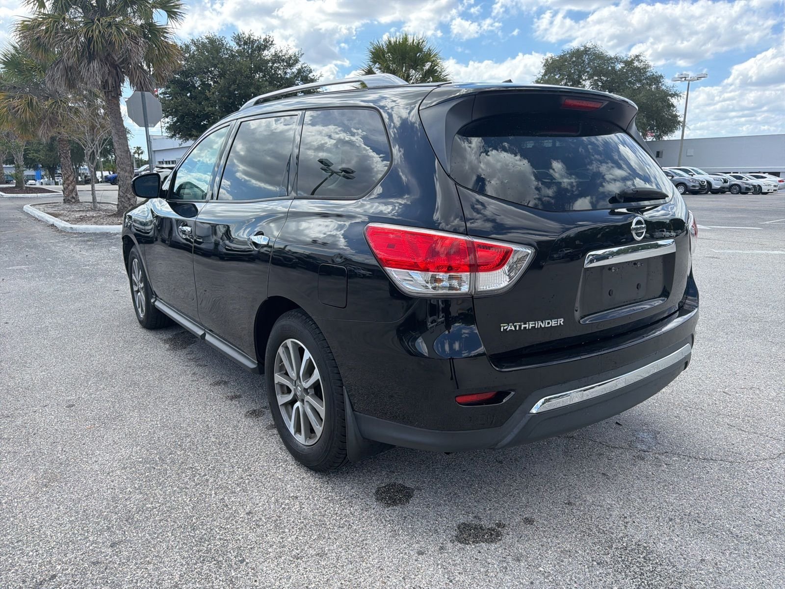 Used 2016 Magnetic Black Metallic Nissan S image 5