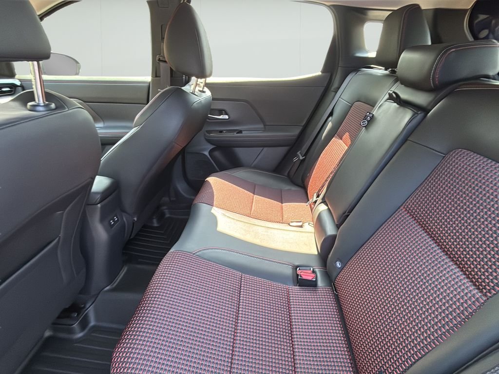 2025 Nissan Kicks SR - Photo 16
