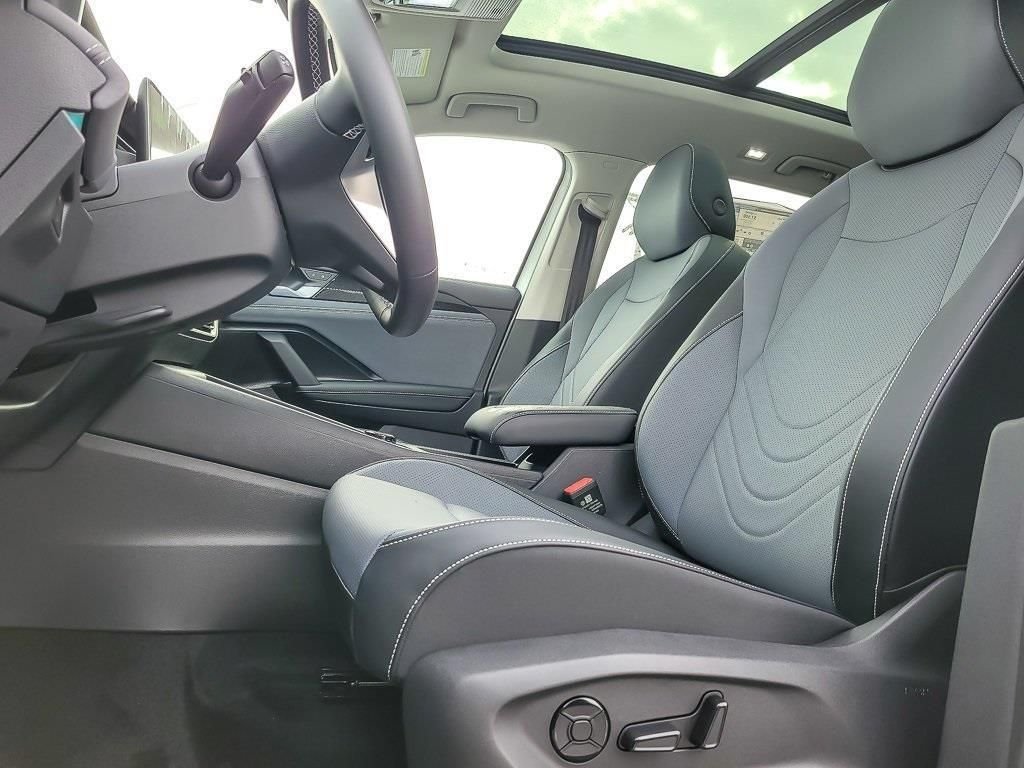 New 2026 Pure White Volkswagen 2.0T SE image 6