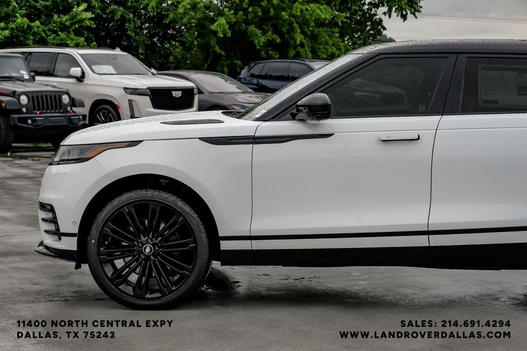 New 2026 Fuji White Land Rover Dynamic SE image 12