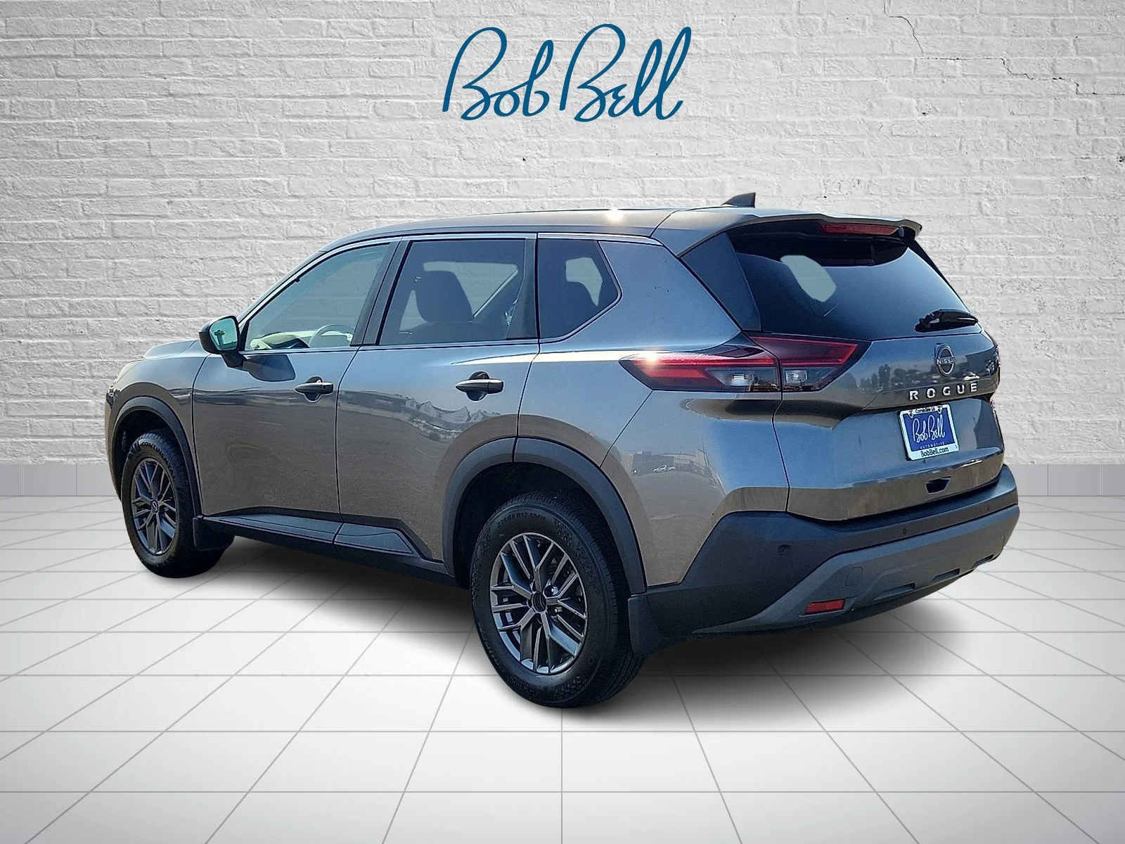 Used 2022 Gun Metallic Nissan S image 4