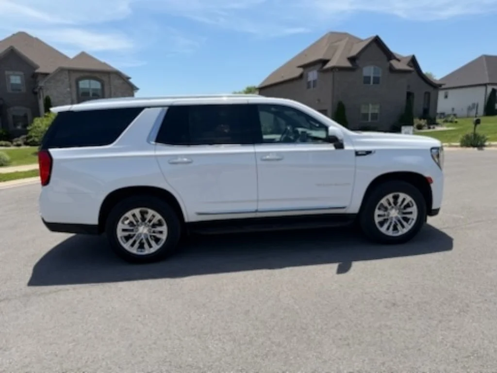 2023 GMC Yukon 4WD SLT's photo